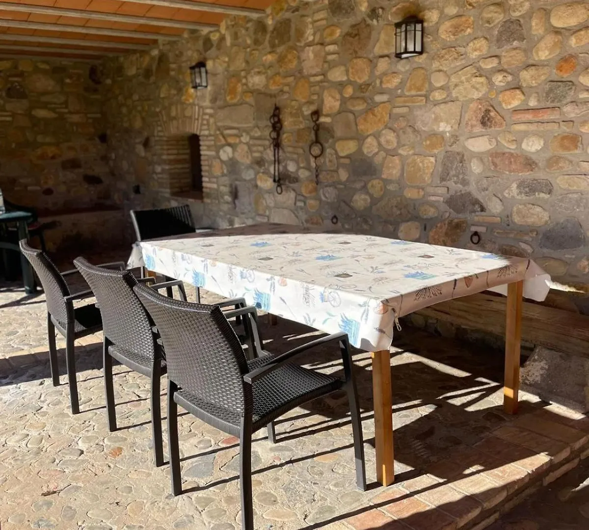 Cal Uverni Siurana  Siurana (Alt Emporda)